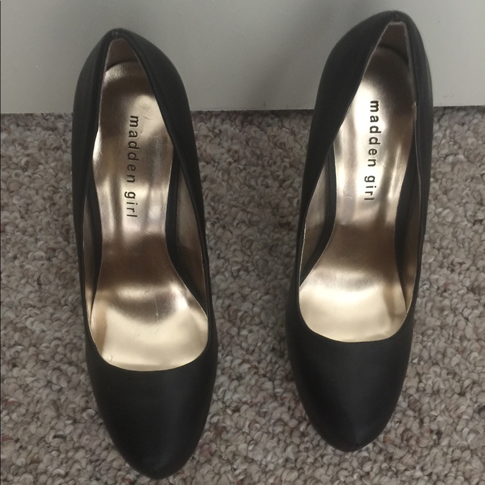 Madden girl 7.5 black heels